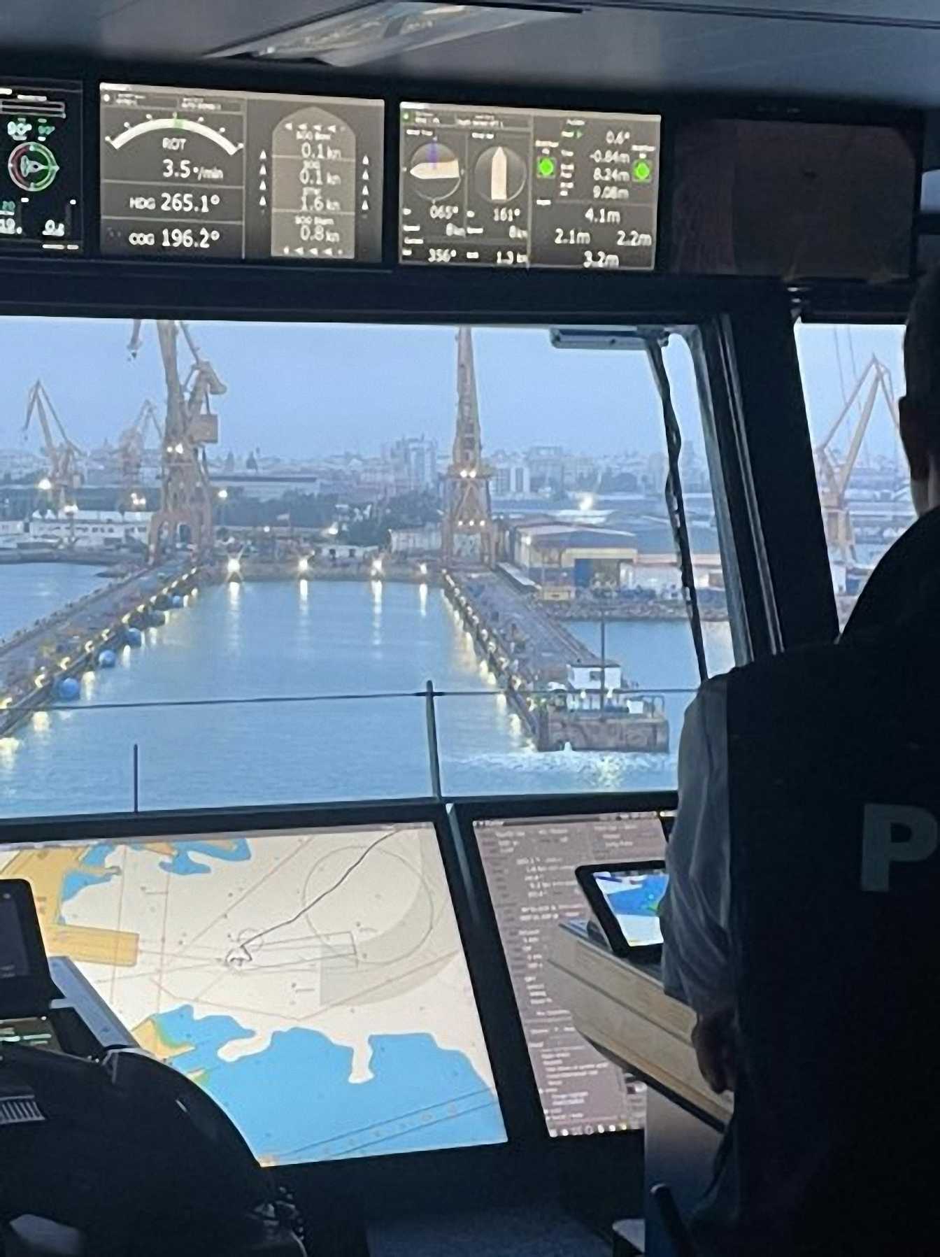 Figura 1: Buques con tecnología de ayuda al practicaje (Fuente: Carlos de Bricio)