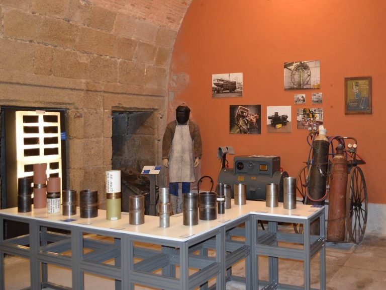 Sala Gálibos del Museo de la Construcción Naval de Ferrol, materiales y tecnologías de las uniones