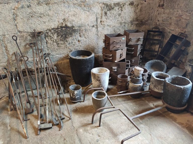 La Fundición y las Fraguas - crisoles para la forja - Museo de la Construcción Naval de Ferrol