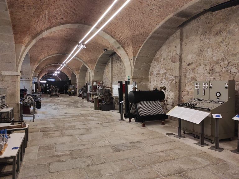 Sala de Sistemas de Propulsión en el Museo de la Construcción Naval en Ferrol (A Coruña)