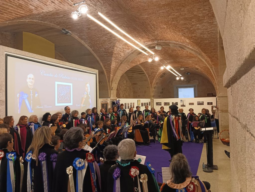 Sala Carlos III, Rondalla Só Elas
