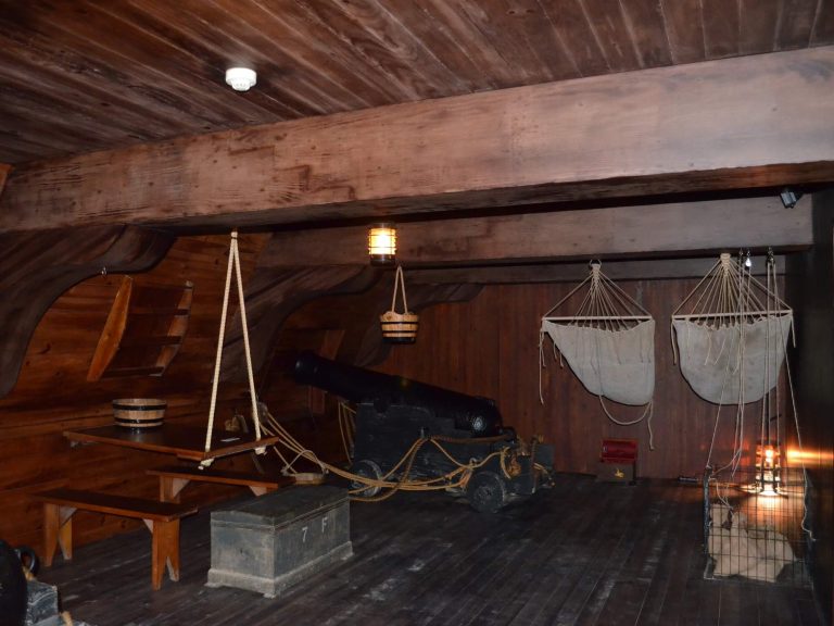 Sala de sollados - Entrepuente de un buque del siglo XVIII - Museo en Ferrol (A Coruña)